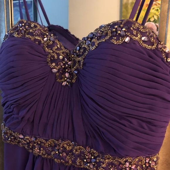 Purple Formal Gown/Prom Dress - Picture 2 of 6